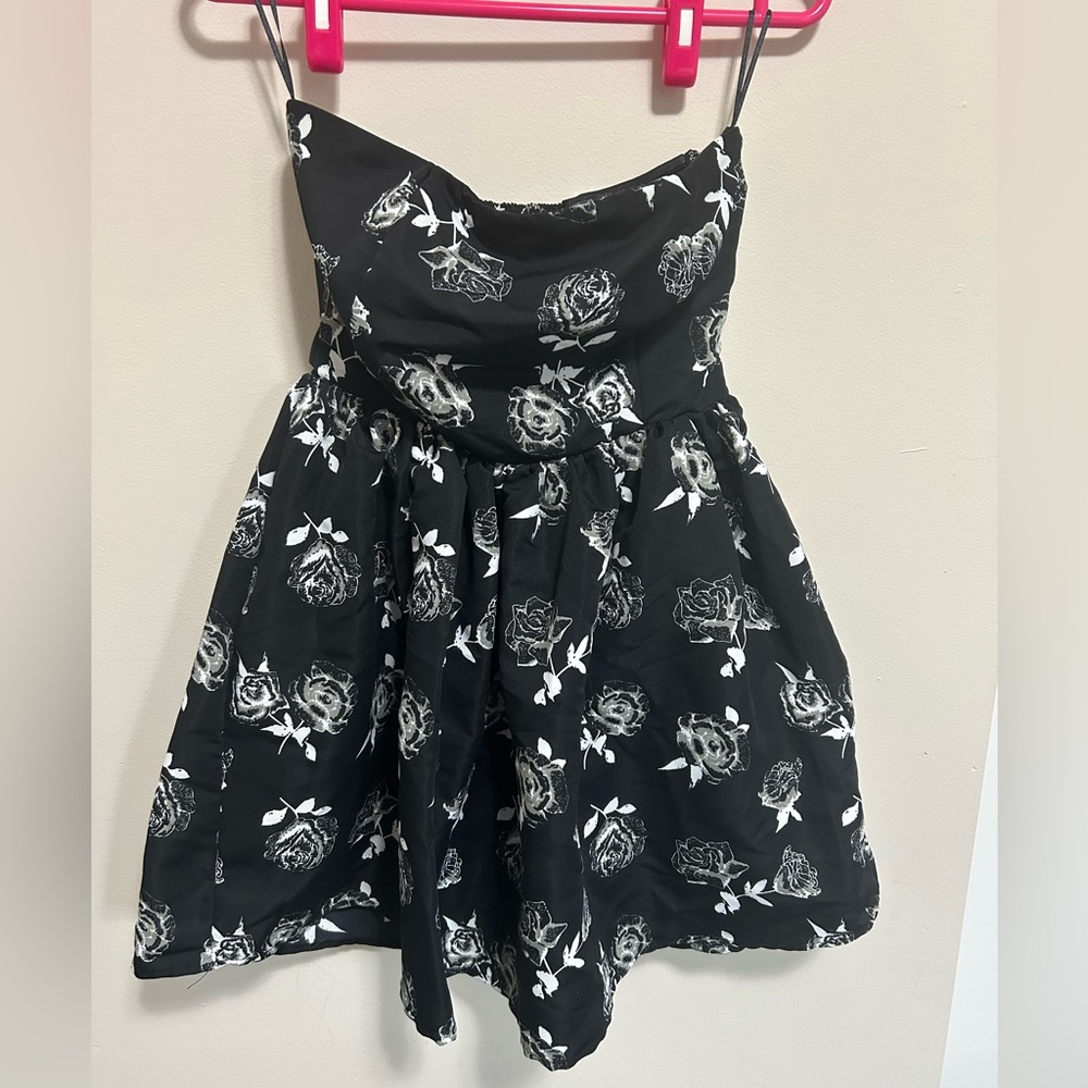 Womens Black floral strapless dress size small